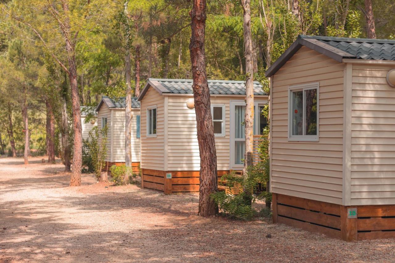 Camping La Peiriere Tuchan エクステリア 写真