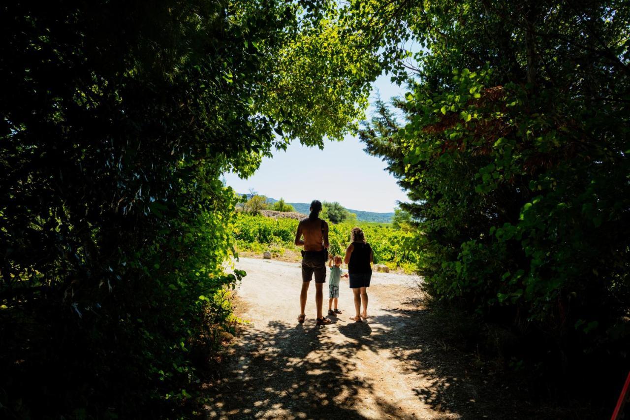 Camping La Peiriere Tuchan エクステリア 写真