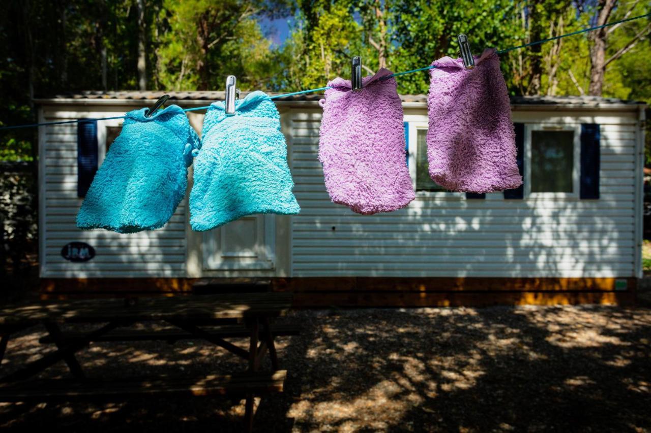 Camping La Peiriere Tuchan エクステリア 写真