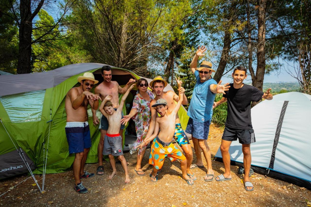 Camping La Peiriere Tuchan エクステリア 写真